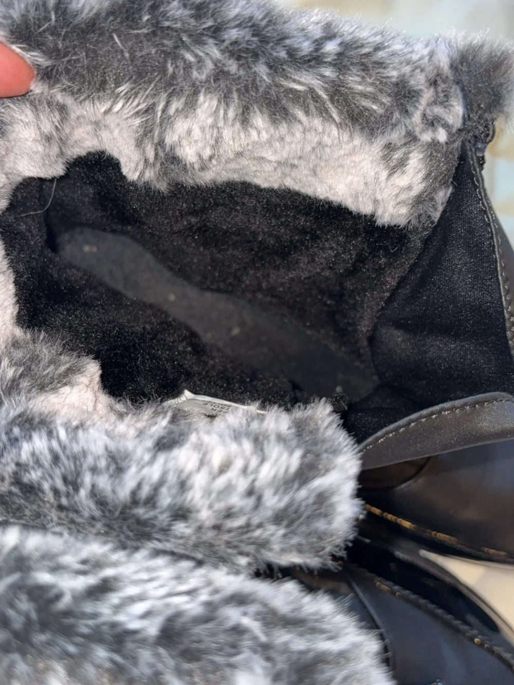 totes Black Quilted Faux-Fur Trim Winter Boots